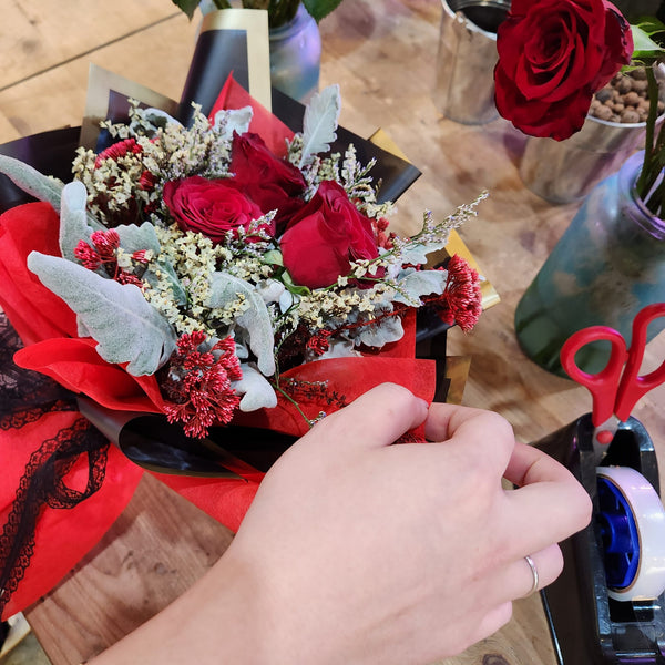 3 Stalk Roses Bouquet Giftr Singapore's Leading Online