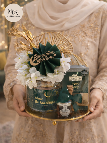 Raya Family Mini Feast Gold Tray - Hari Raya Hampers & Gifts 2026