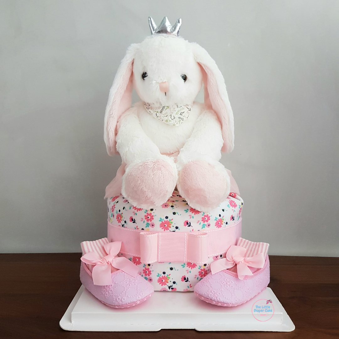 7 Ways to Make Charming Gender-Neutral Diaper Cakes – Living Textiles Co