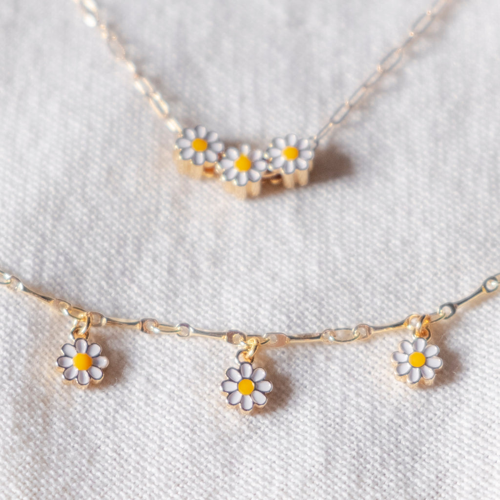 Daisy necklace pura on sale vida